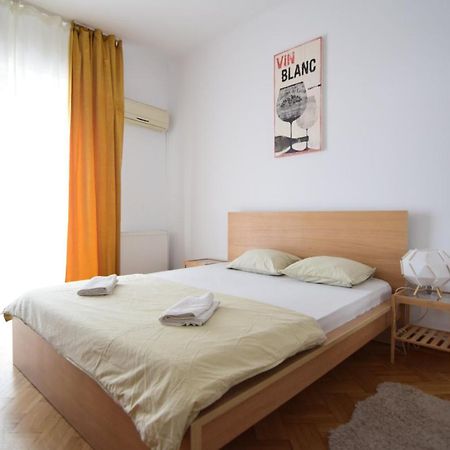 בוקרשט Resedinta Lui Calin - Calea Victoriei Near Royal Palace מראה חיצוני תמונה