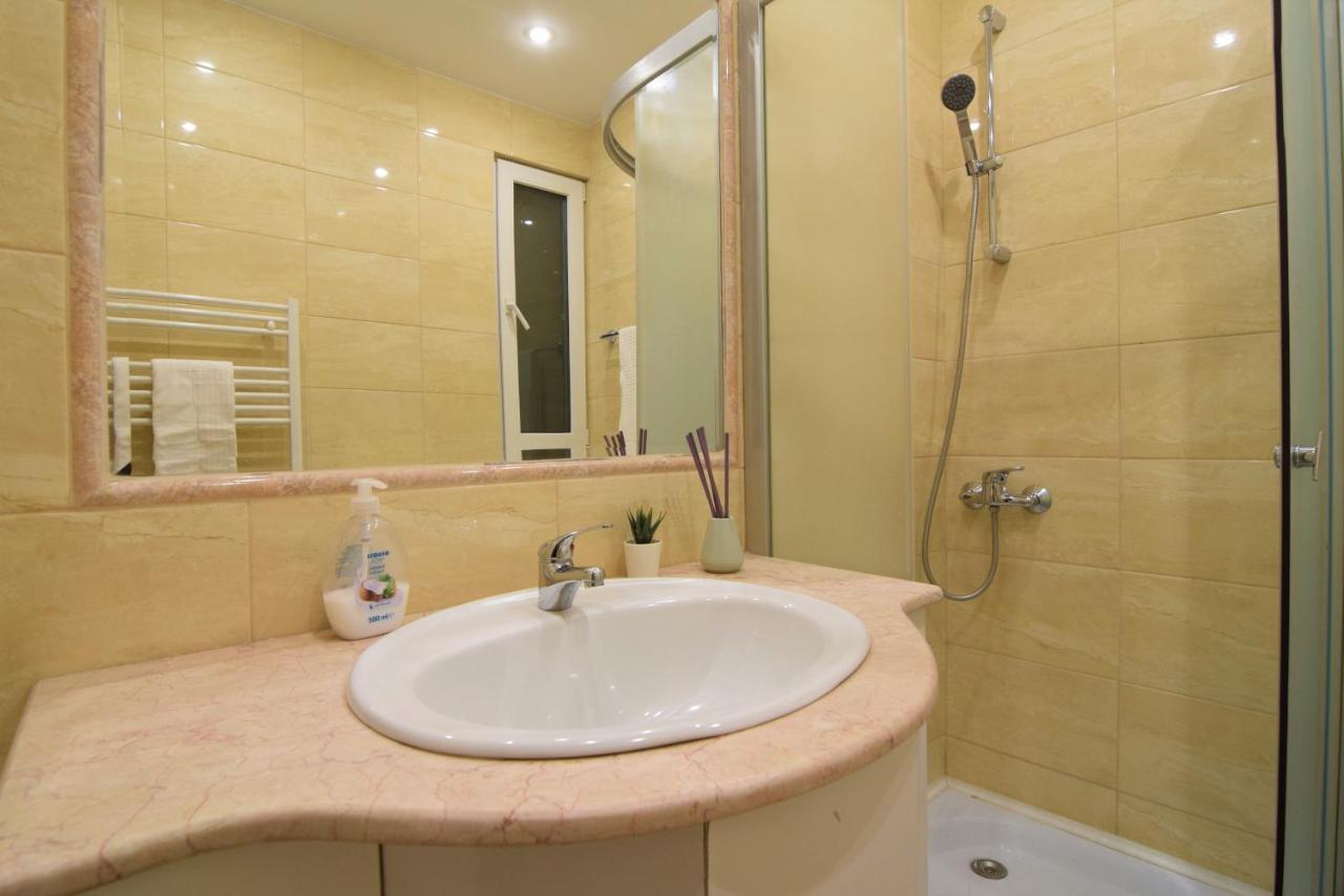 בוקרשט Resedinta Lui Calin - Calea Victoriei Near Royal Palace מראה חיצוני תמונה