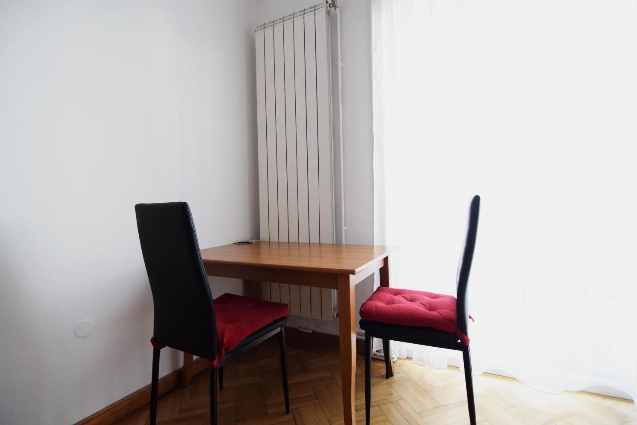 בוקרשט Resedinta Lui Calin - Calea Victoriei Near Royal Palace מראה חיצוני תמונה