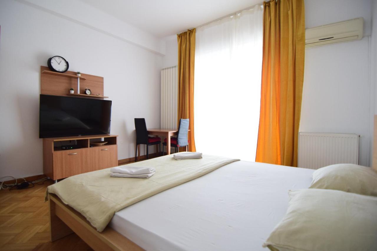 בוקרשט Resedinta Lui Calin - Calea Victoriei Near Royal Palace מראה חיצוני תמונה