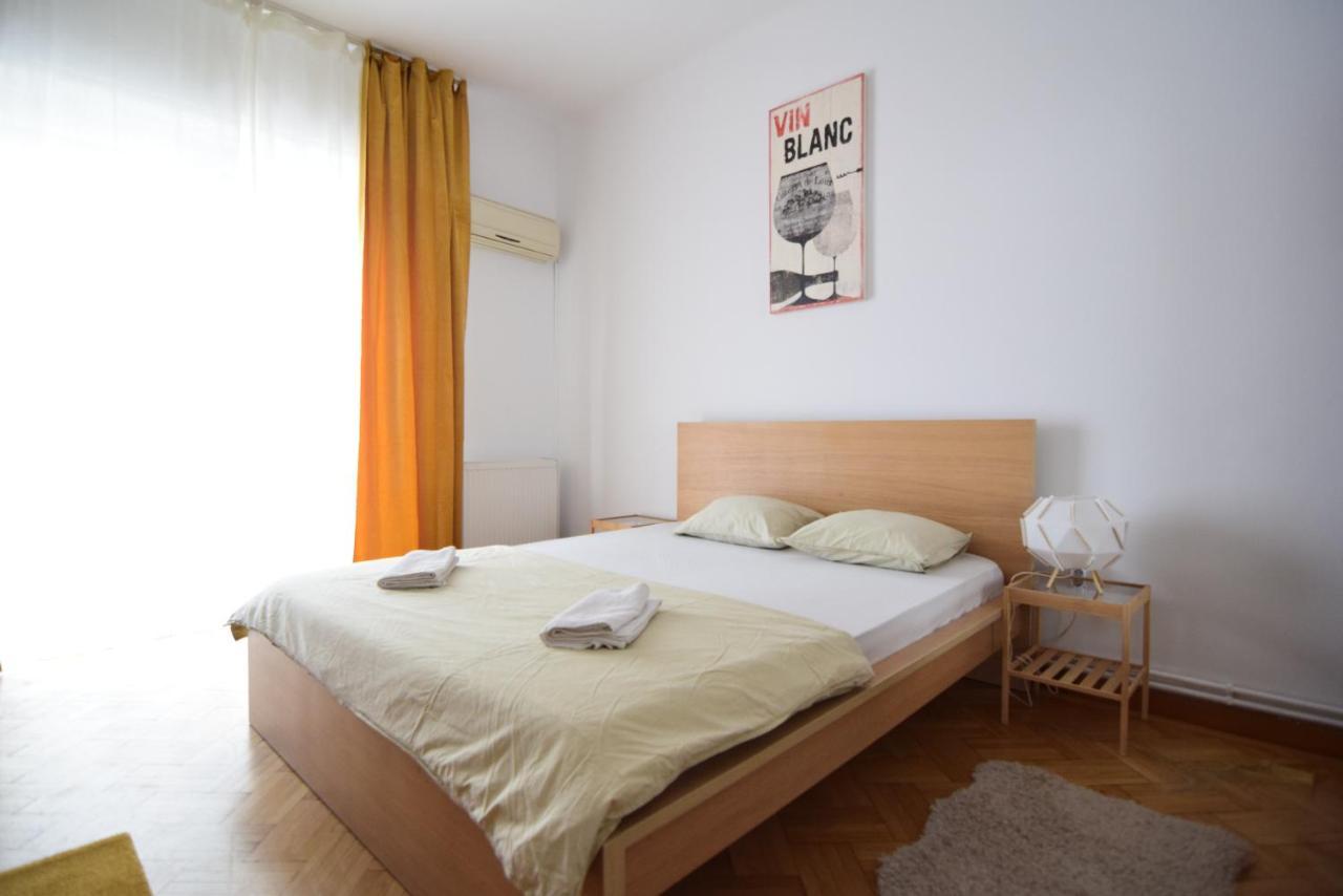בוקרשט Resedinta Lui Calin - Calea Victoriei Near Royal Palace מראה חיצוני תמונה
