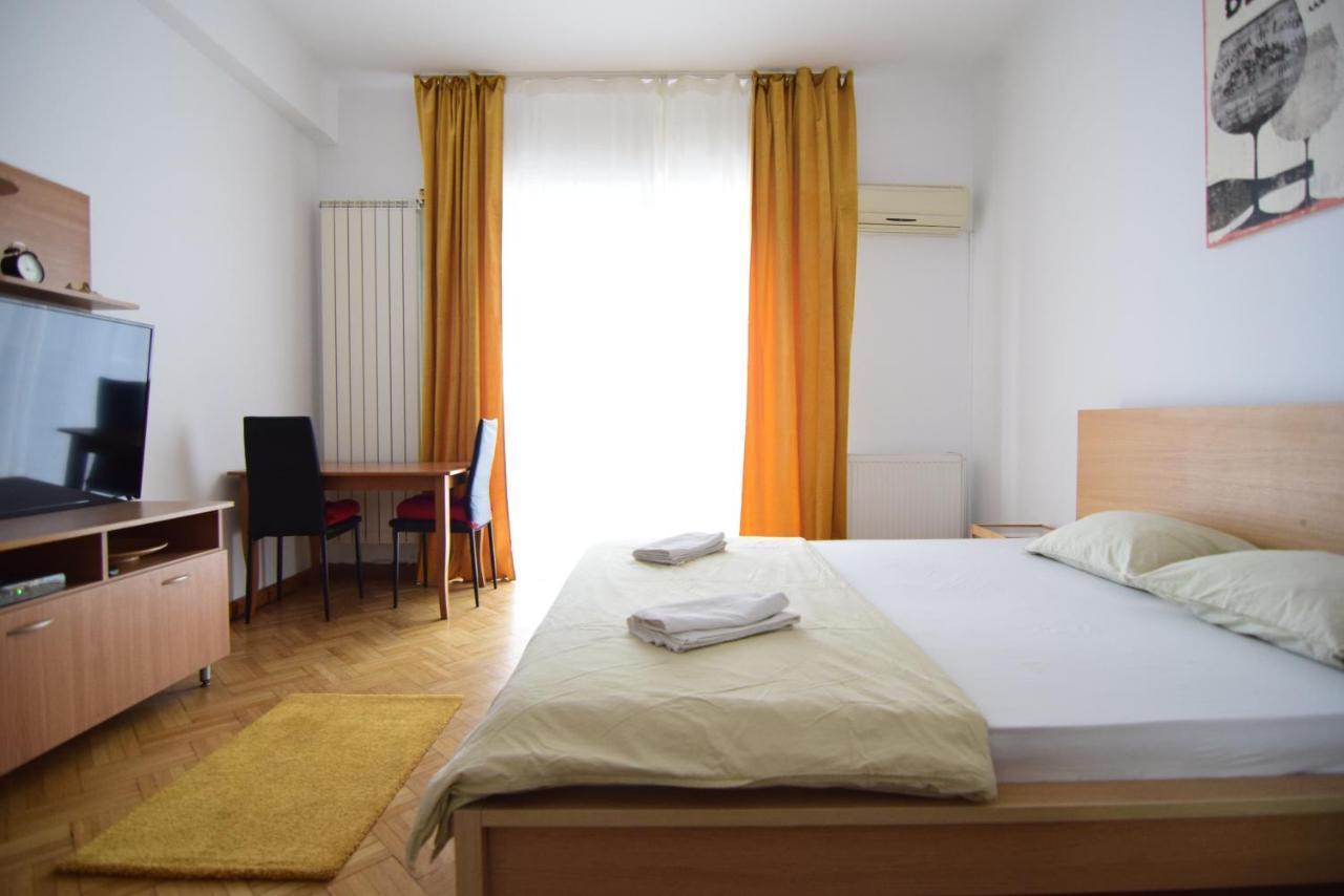 בוקרשט Resedinta Lui Calin - Calea Victoriei Near Royal Palace מראה חיצוני תמונה